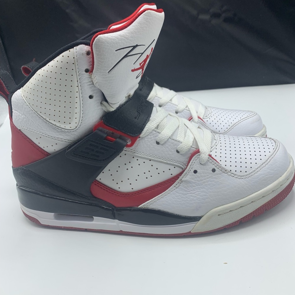 Nike Jordan flight.